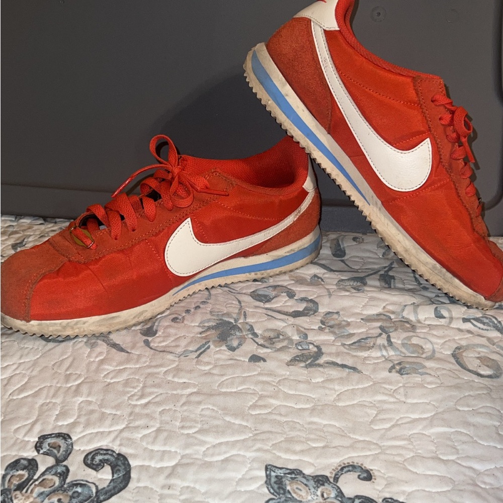 Nike Red and White Sneakers with Blue Detail